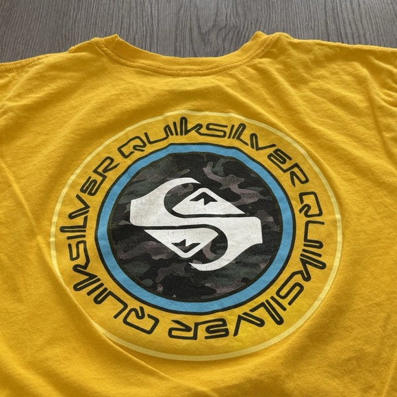 Quiksilver Graphic Tee‎ Yellow Short Sleeve Camo Logo Cotton Large Surf - Picture 1 of 10